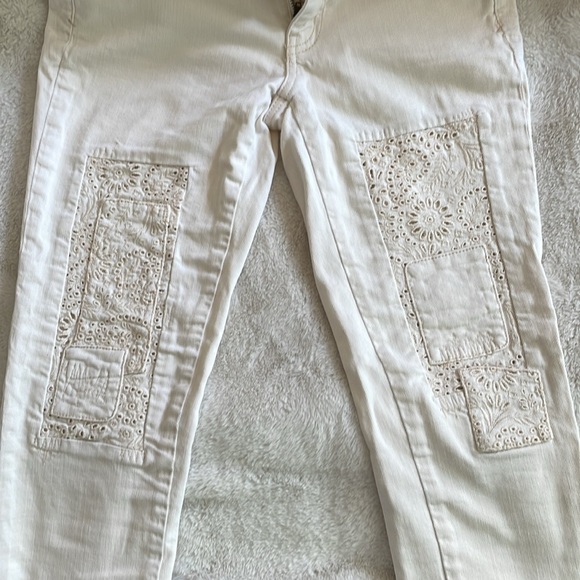 American Eagle Cream Coloured Patchwork Stretch Skinny Jeans - Picture 2 of 6